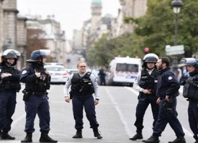 پلیس فرانسه یک مظنون را با روش فشار بر گردن کشته است