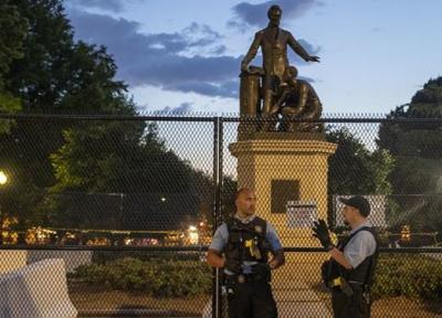 دولت ترامپ برای حفاظت از مجسمه های برده داری پلیس مستقر می نماید