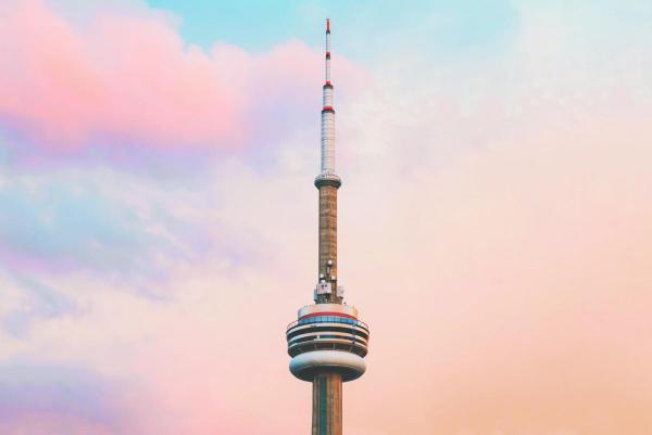برج سی ان یک شاهکار معماری در تورنتوی کانادا