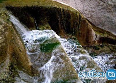آبشار بدو یکی از دیدنی ترین جاذبه های طبیعی هرمزگان است