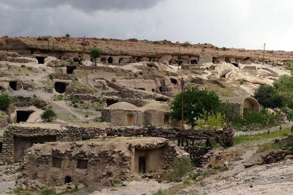 روستای صخره ای 3 هزار ساله میمند کرمان